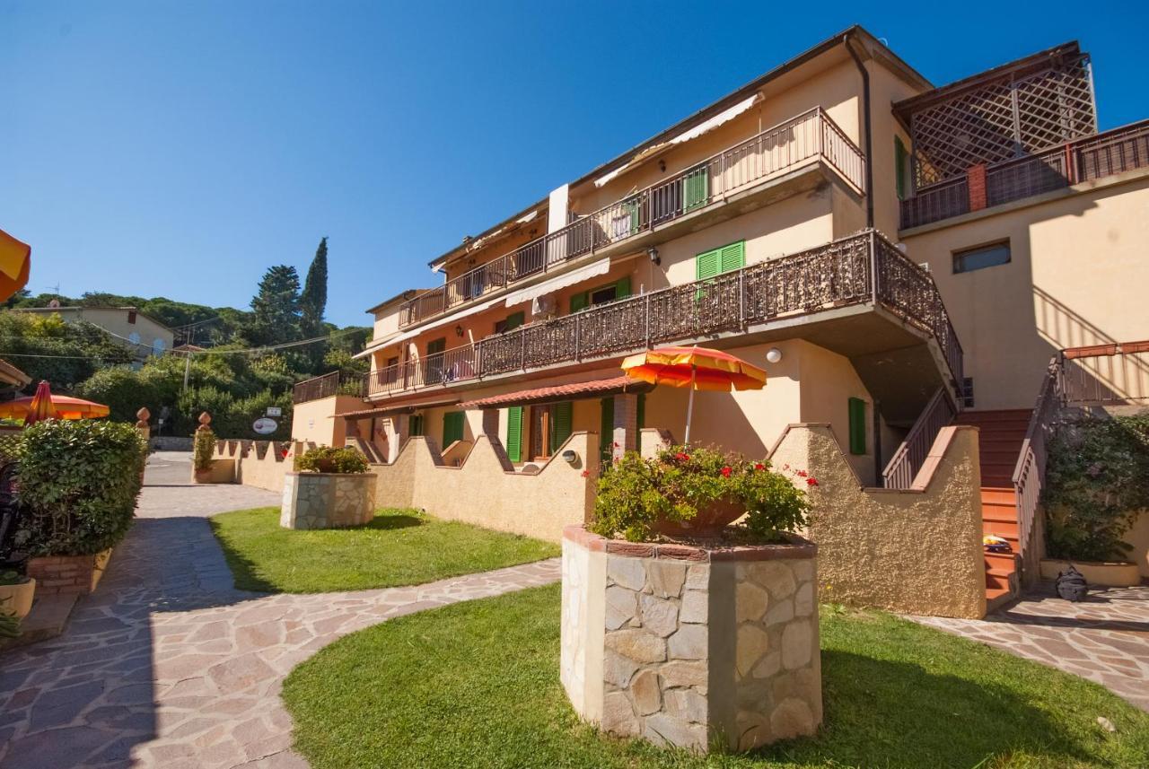 Residence La Valdana Capoliveri  Buitenkant foto