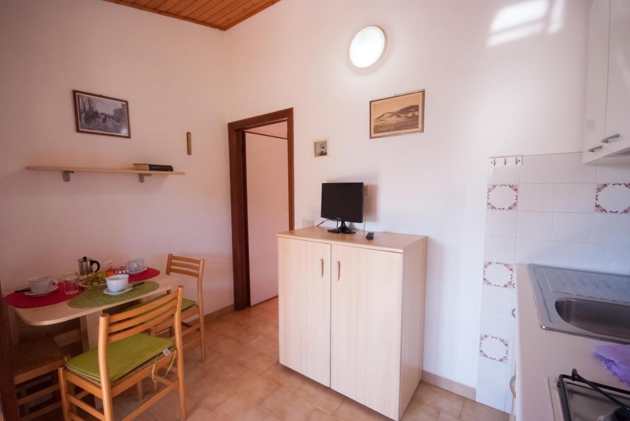 Residence La Valdana Capoliveri  Buitenkant foto