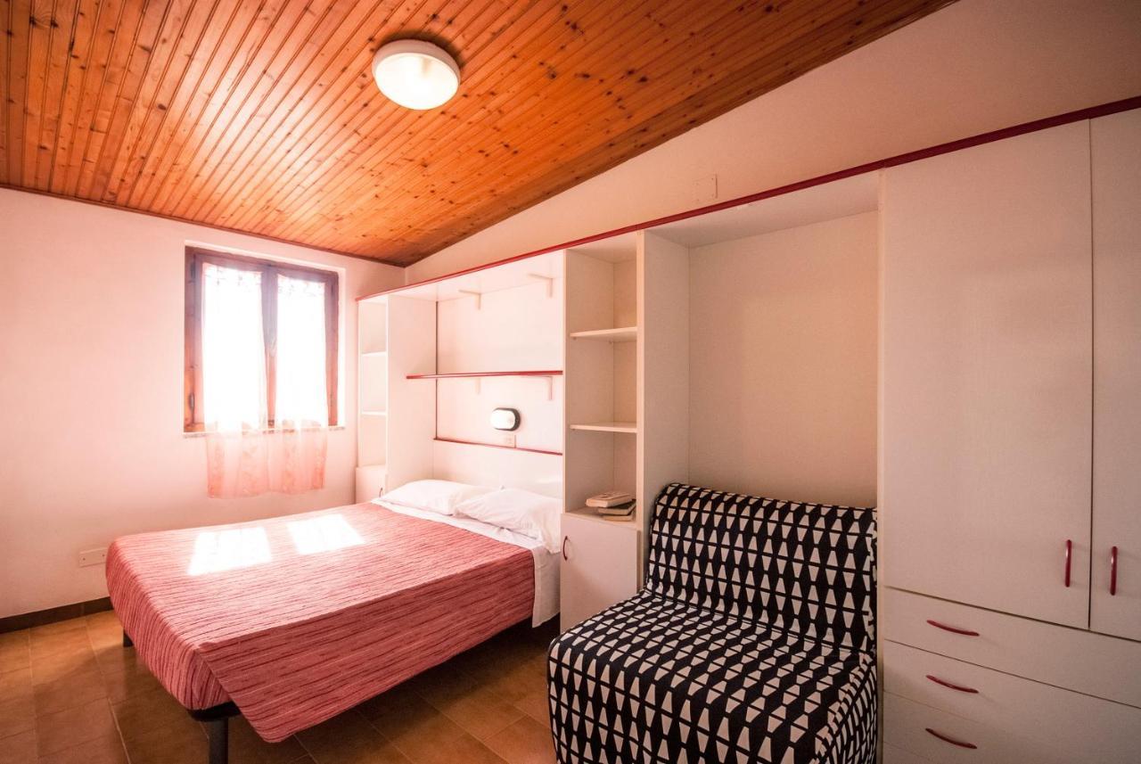 Residence La Valdana Capoliveri  Buitenkant foto