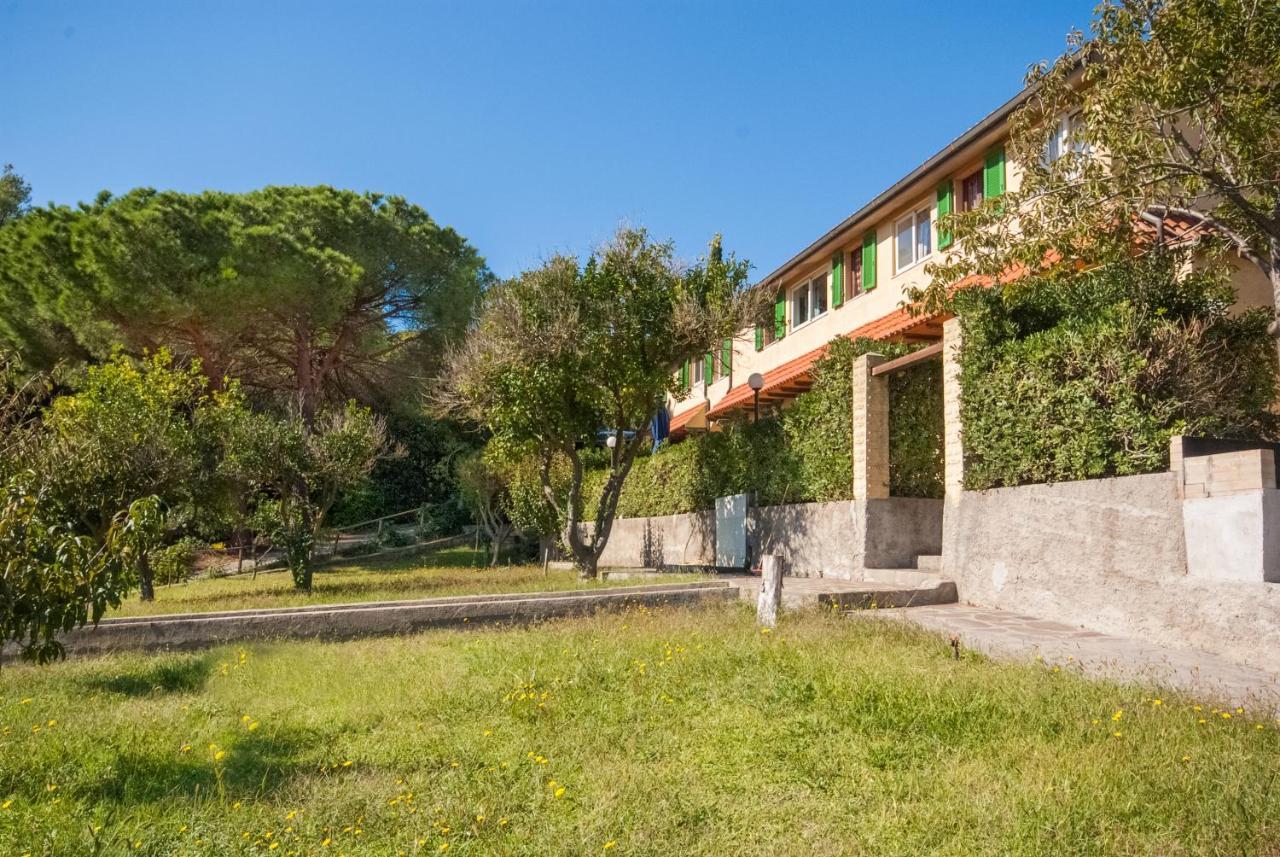 Residence La Valdana Capoliveri  Buitenkant foto