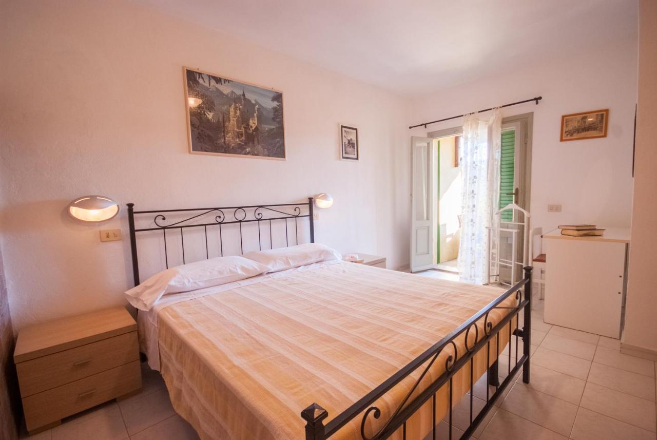 Residence La Valdana Capoliveri  Buitenkant foto