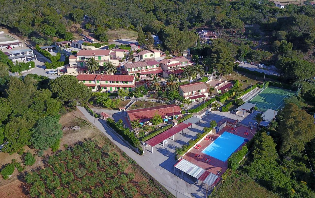 Residence La Valdana Capoliveri  Buitenkant foto
