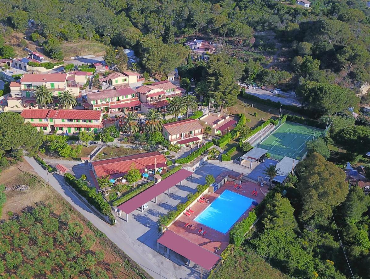 Residence La Valdana Capoliveri  Buitenkant foto